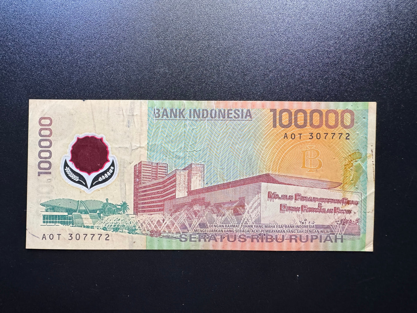 Indonesia 100000 Banknote 1999 Old Circulated Polymer Bank Bills P-140