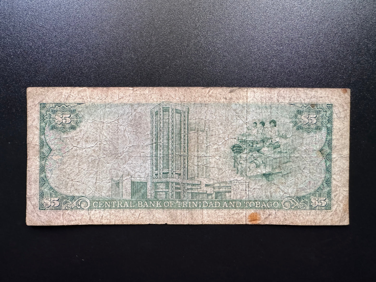 Trinidad & Tobago 5 Dollars Banknote 1985 Rare Date Signed: N. Hareward Bill