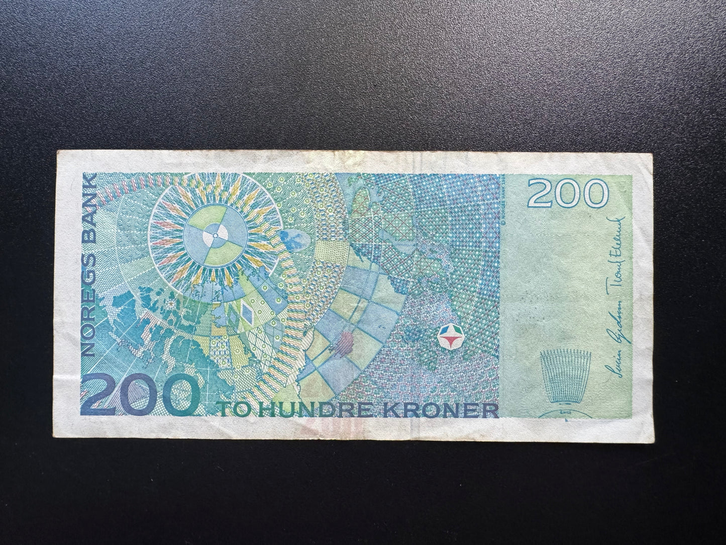 Norway 200 Kroner Banknote 2006 Old VF-Circulated Paper Money Bank Bill P-50d