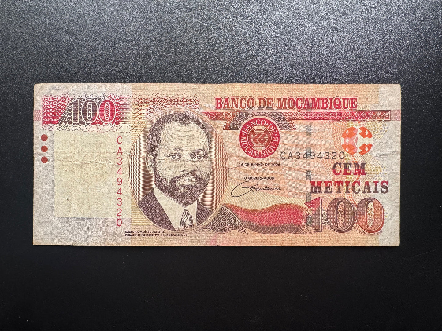 Mozambique 100 Meticals Banknote 2006 Old Girrafe Paper Money Bank Bill P-145