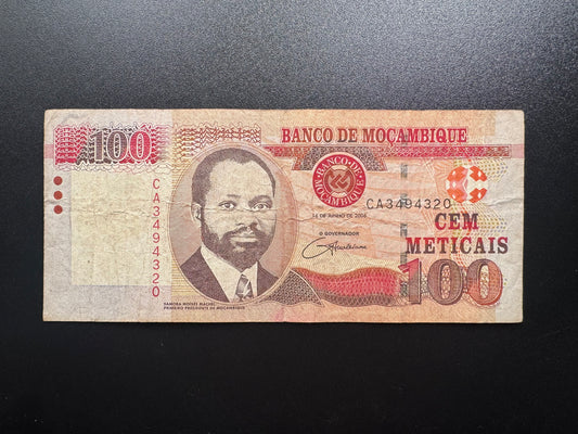 Mozambique 100 Meticals Banknote 2006 Old Girrafe Paper Money Bank Bill P-145