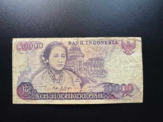 Indonesia 10000 Rupiah Banknote 1985 Old Circulated Paper Money Bills p-126