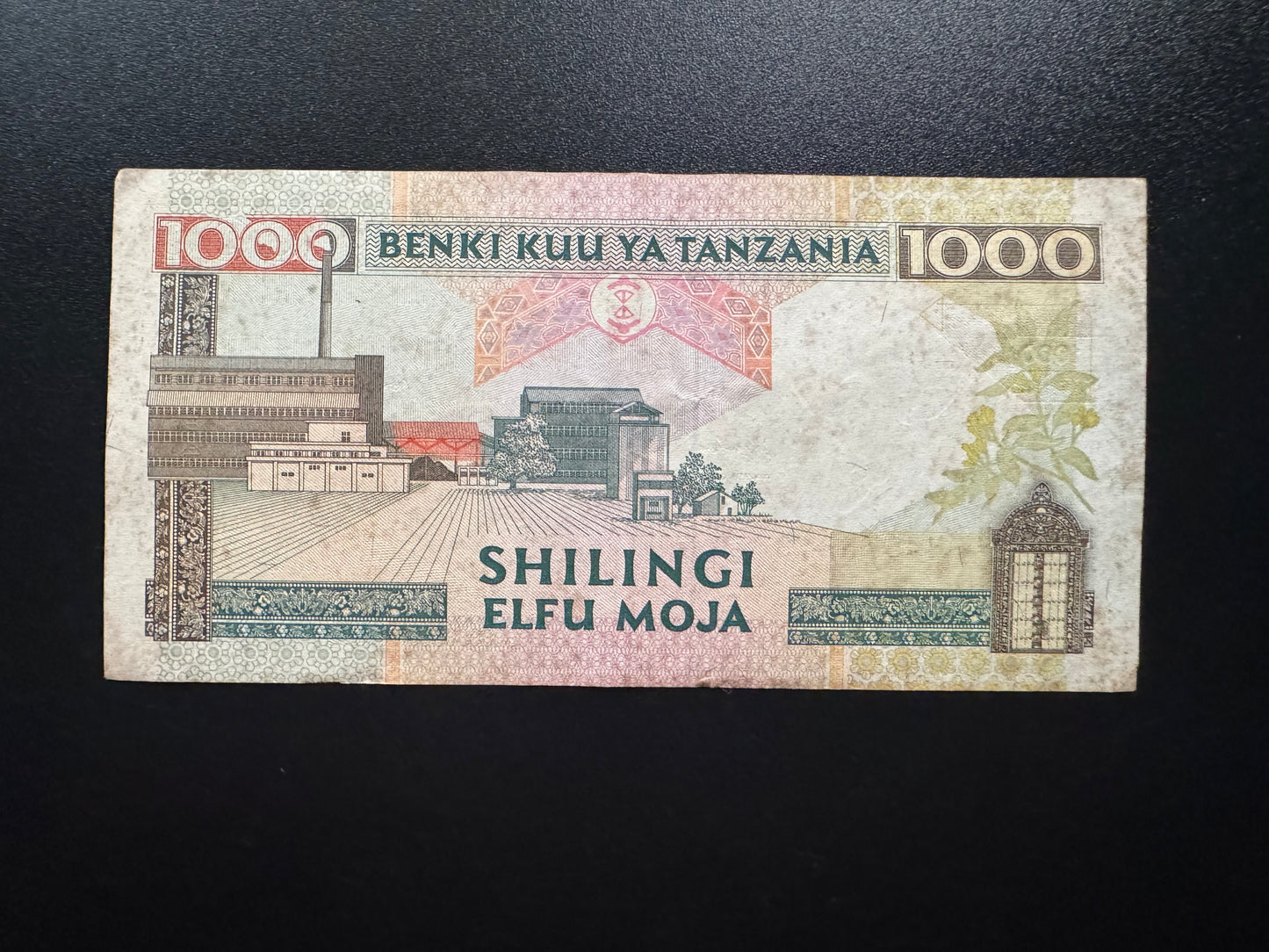Tanzania 1000 Shillings 2000 Old Banknote Circulated Paper Money Bank Bill P-34