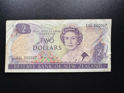 New Zealand 2 Dollar Banknote 1981 Old S/N Repeater Numbers 06 00 07 Bill P-170