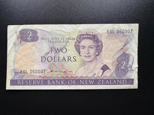 New Zealand 2 Dollar Banknote 1981 Old S/N Repeater Numbers 06 00 07 Bill P-170
