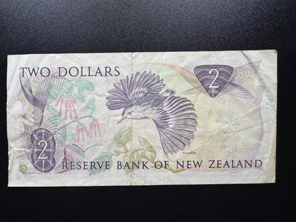 New Zealand 2 Dollar Banknote 1981 Old S/N Repeater Numbers 06 00 07 Bill P-170
