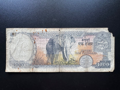 Nepal 1000 Rupees Banknote 1981 Old Circulated King Birendra Bank Bills p-36
