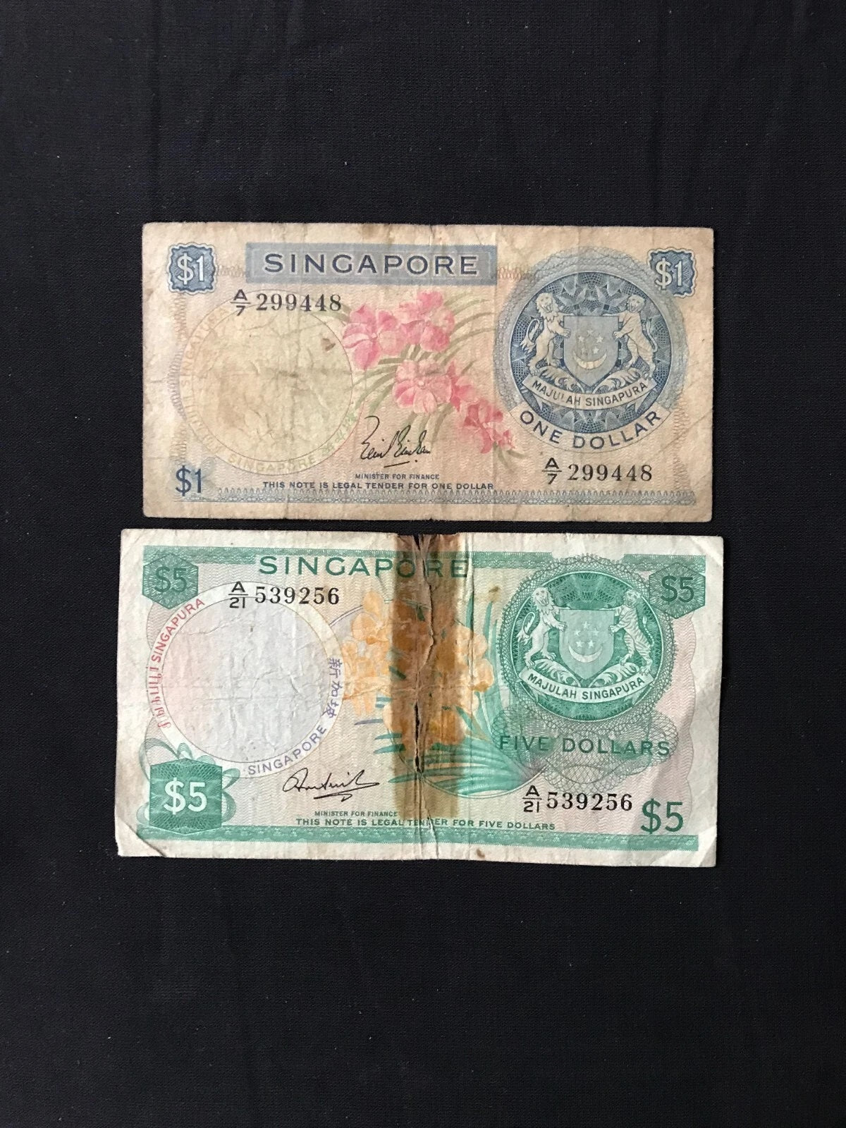 Singapore 1, 5 Dollar Banknotes Rare W/O Red Seal Paper Bills 1964 & 1967 2 Pcs/Lot